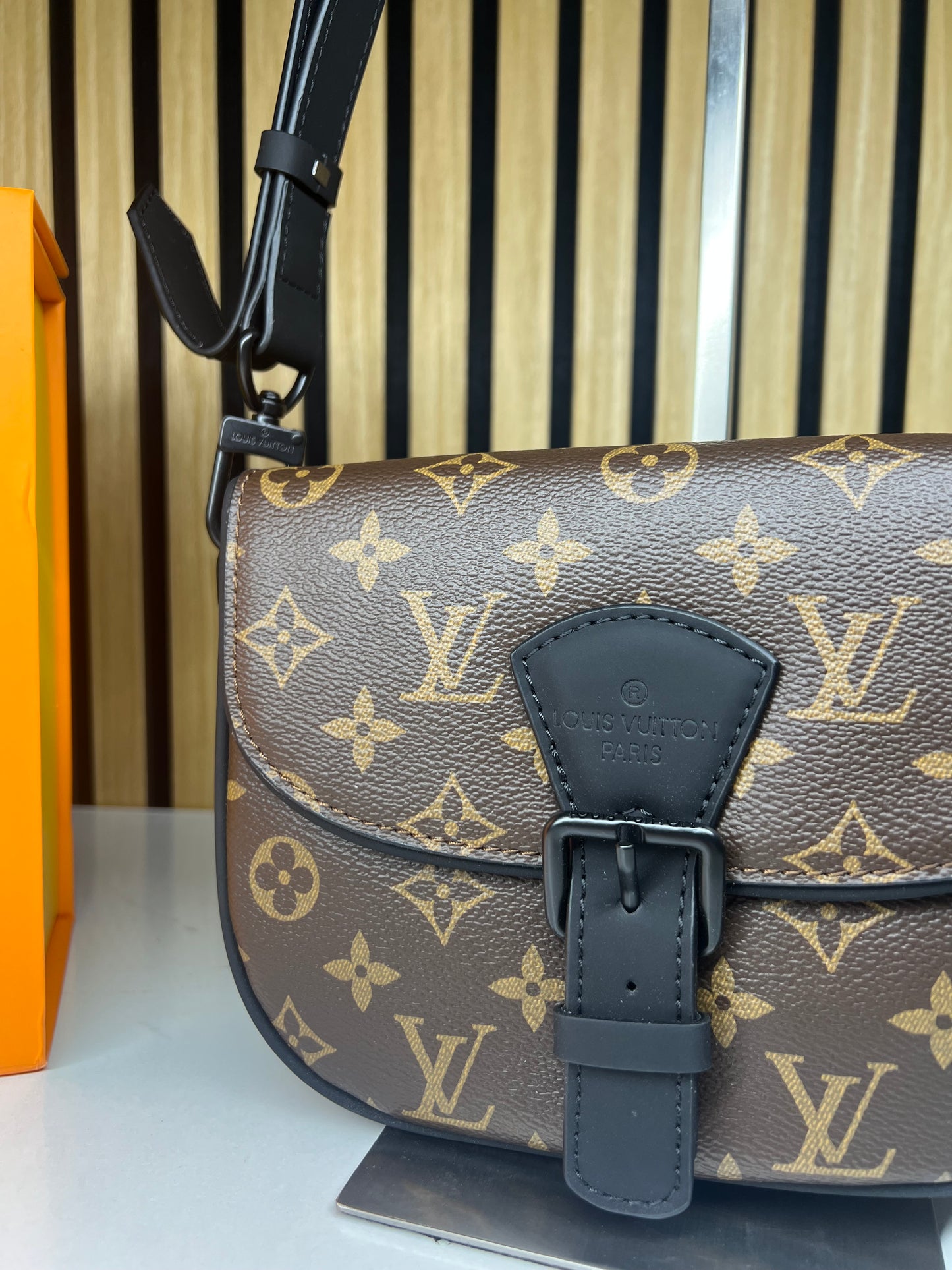 LOUIS VUITTON