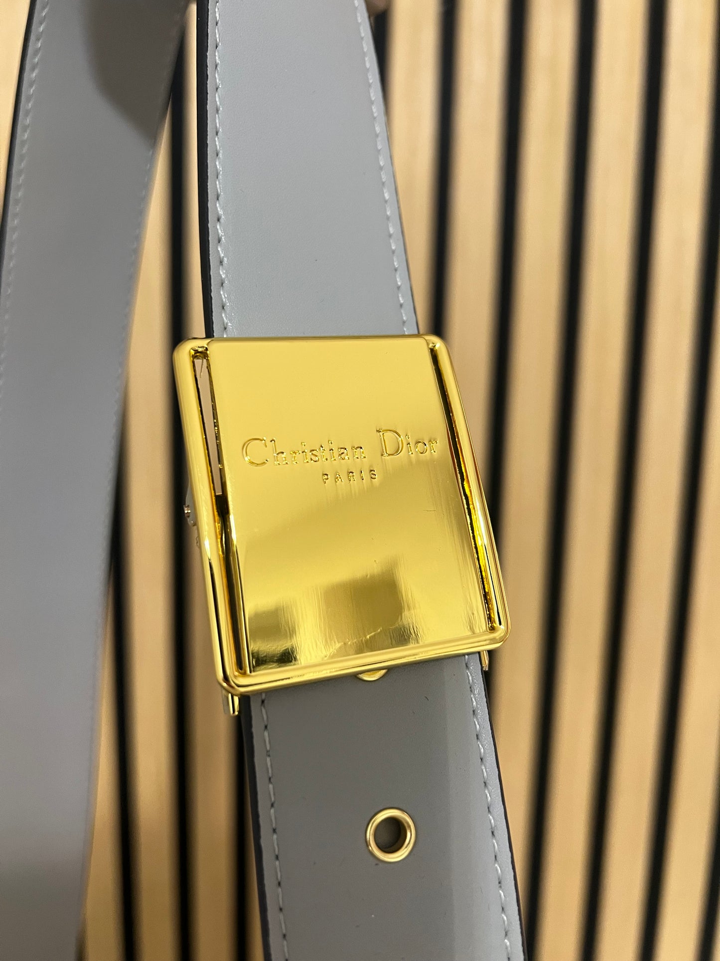 DIOR