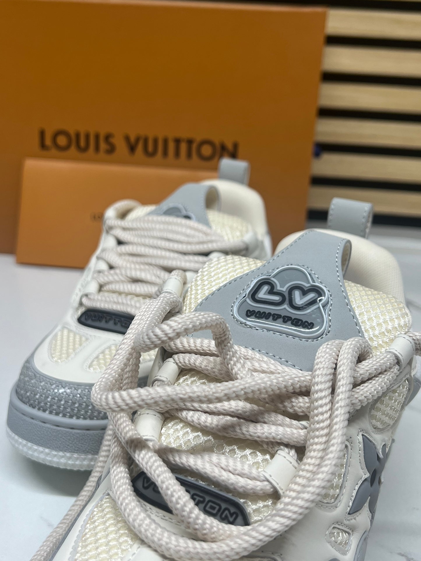 LOUIS VUITTON