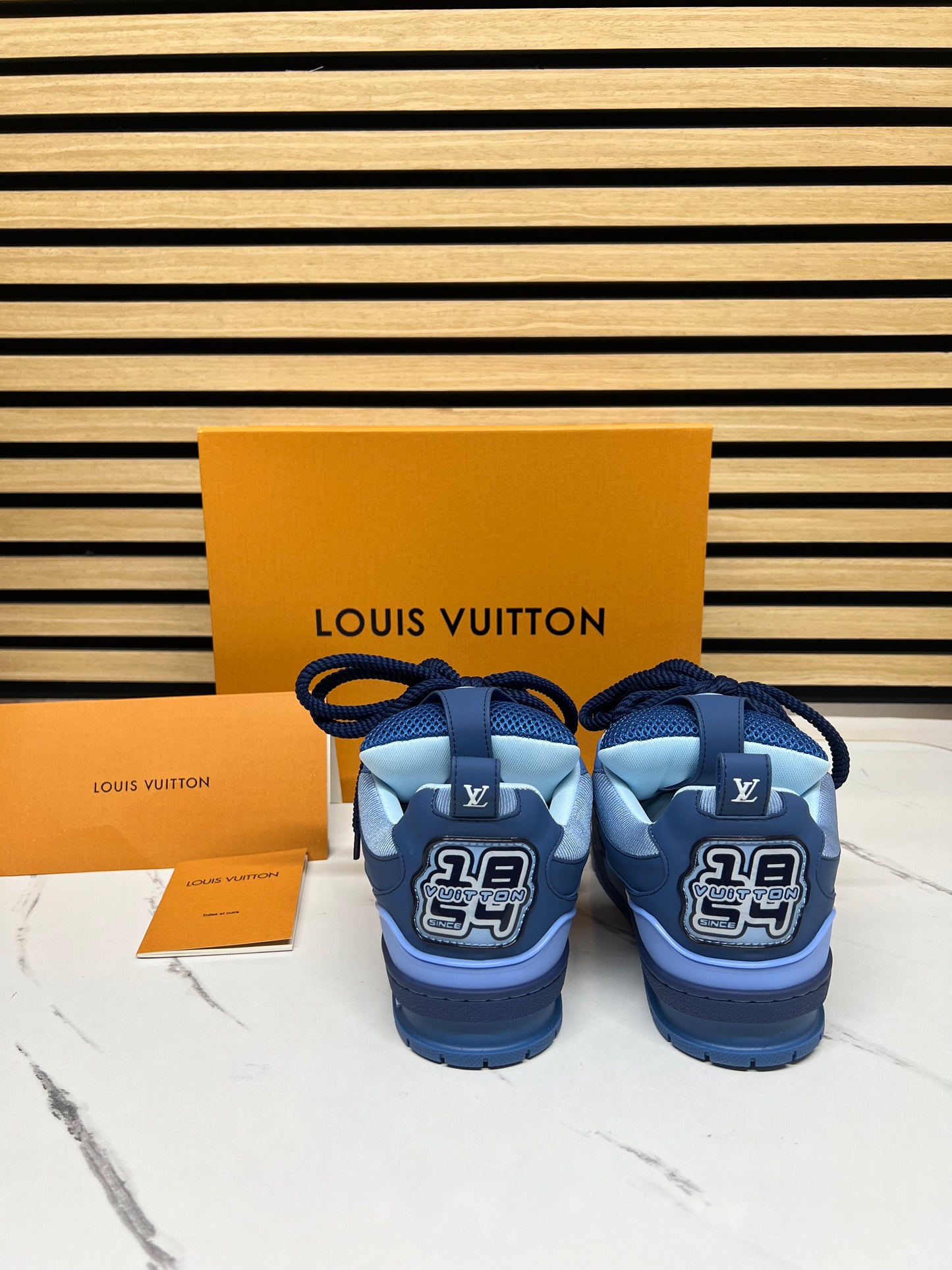 LOUIS VUITTON