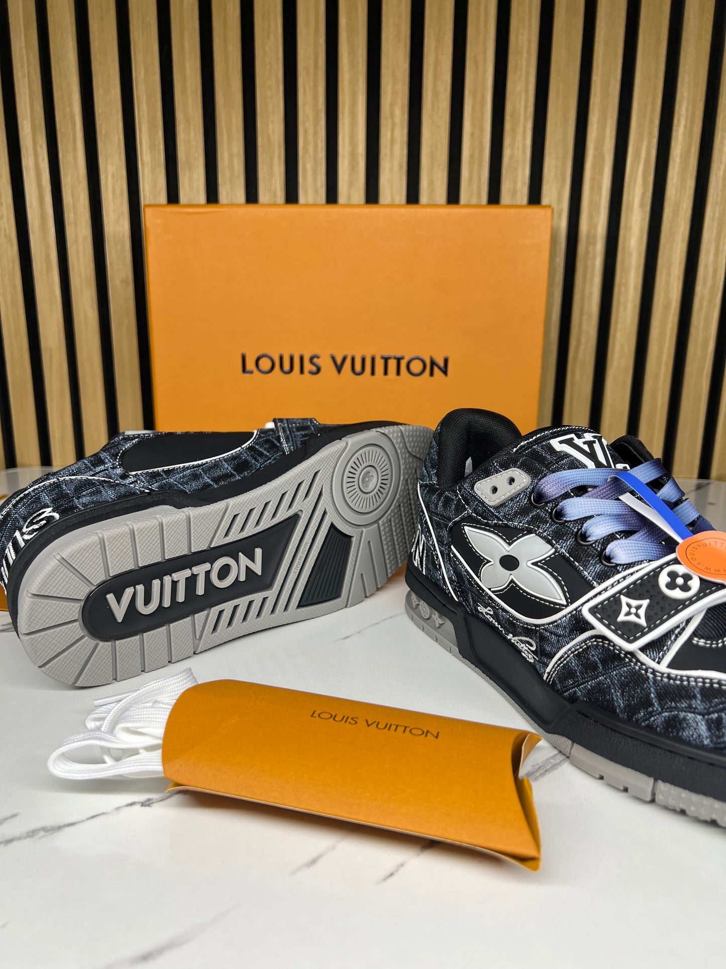LOUIS VUITTON