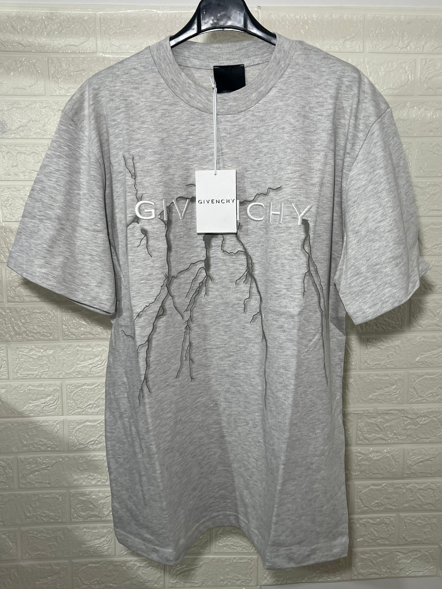 GIVENCHY
