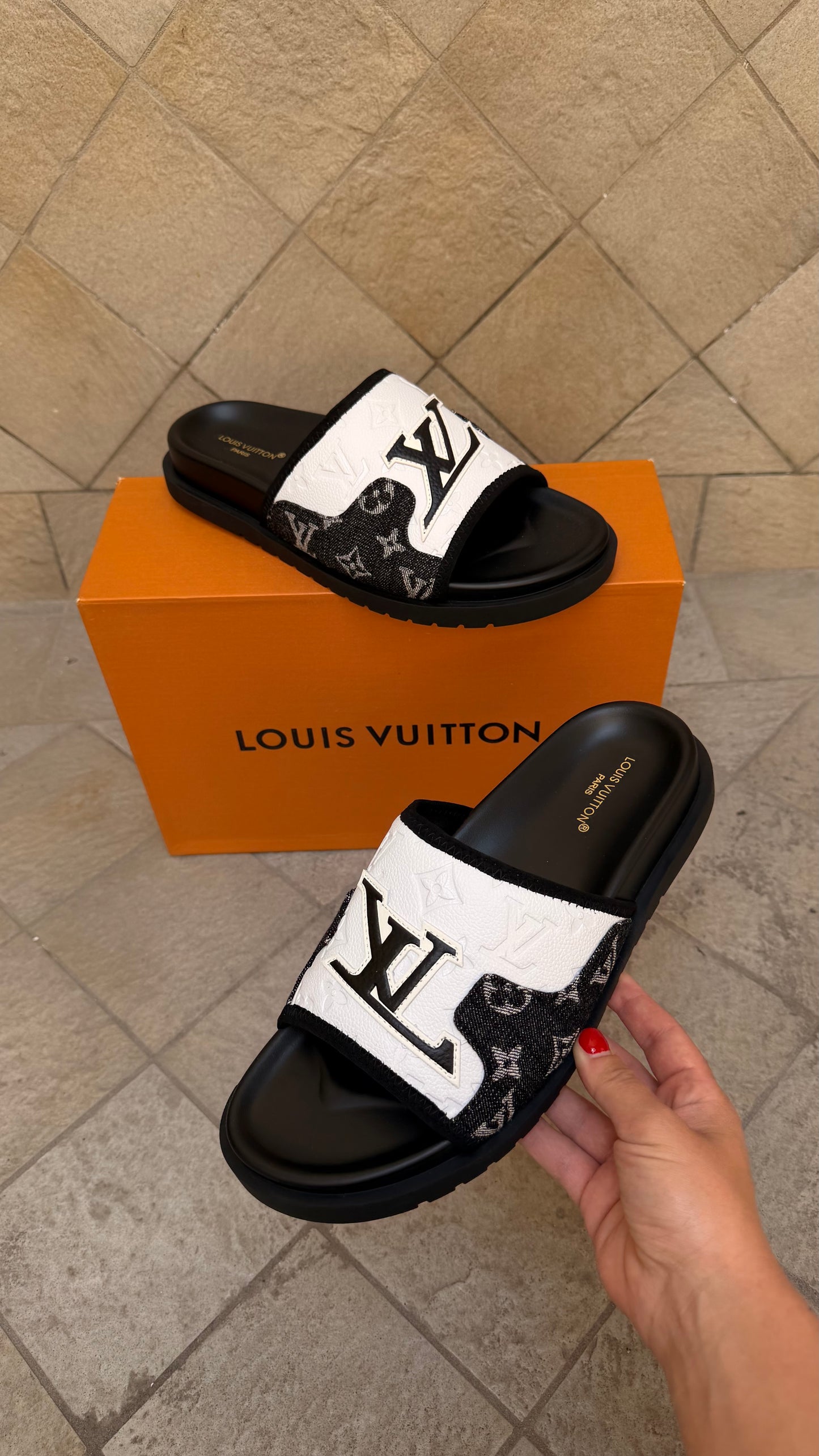 LOUIS VUITTON