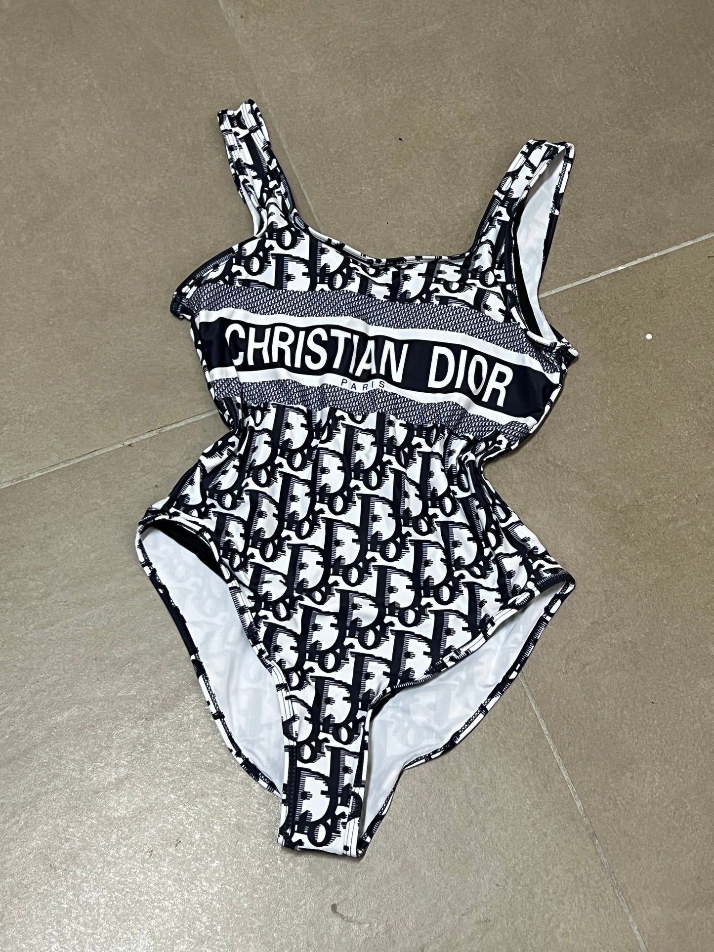 DIOR