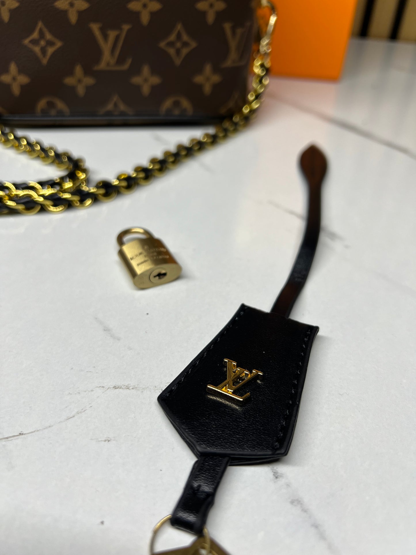 LOUIS VUITTON