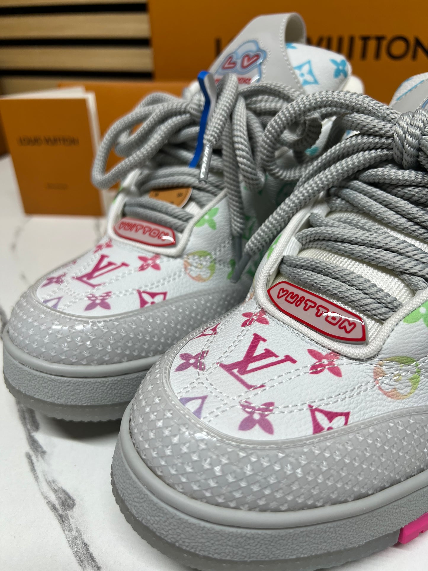 LOUIS VUITTON