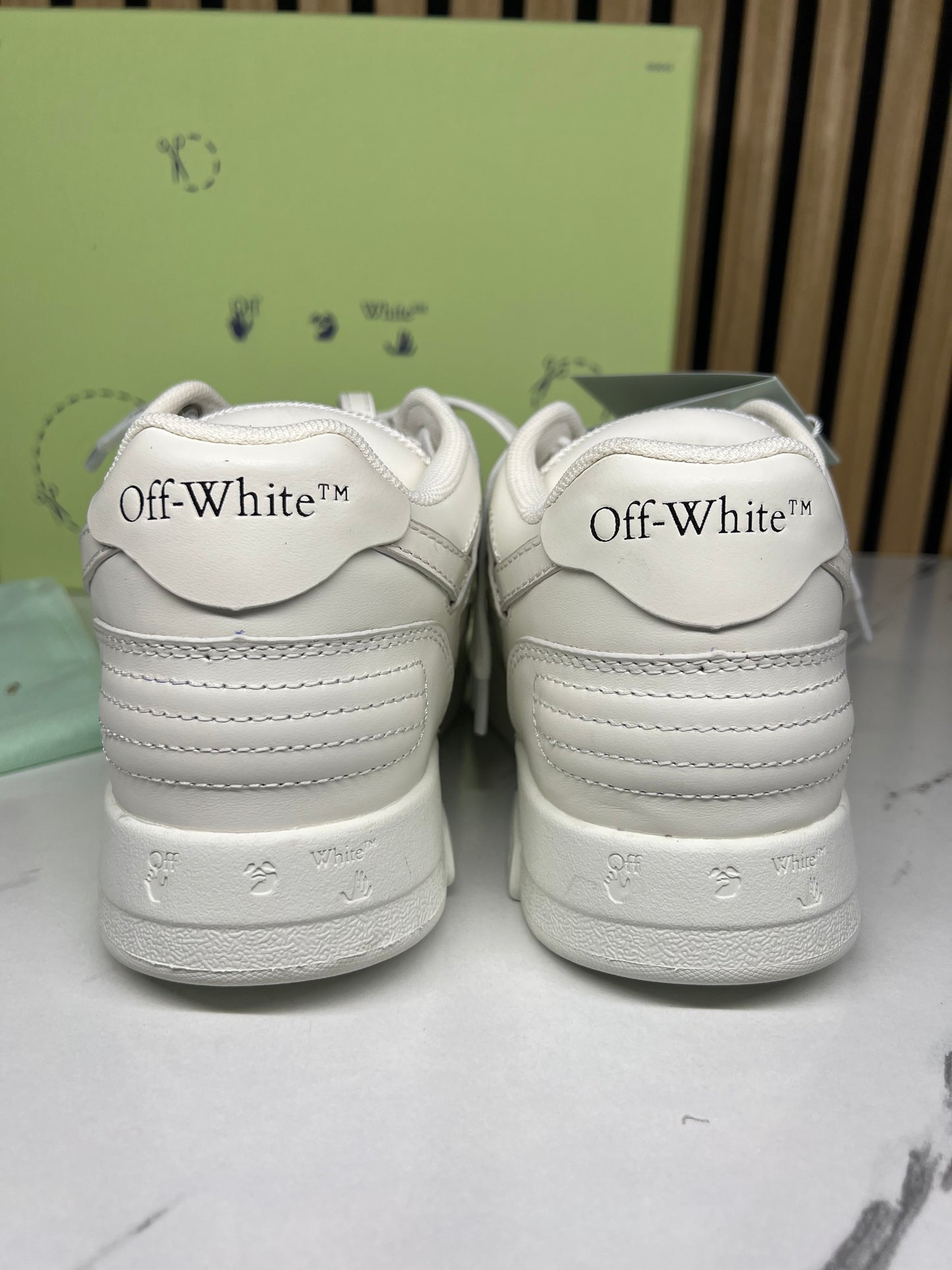 OFF-WHITE