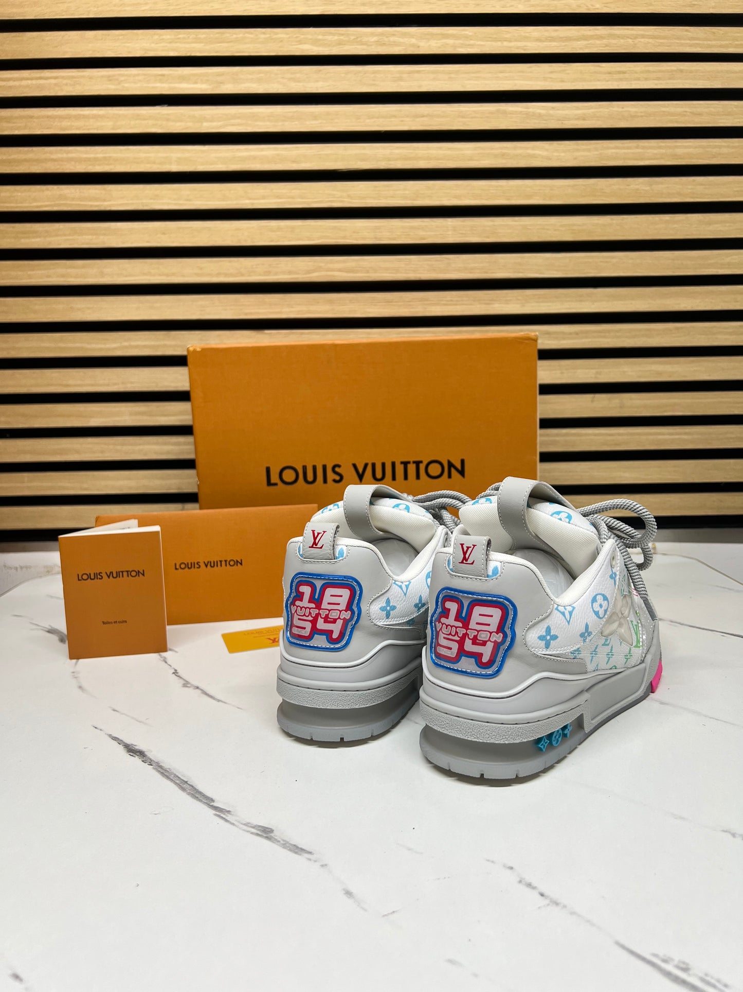 LOUIS VUITTON