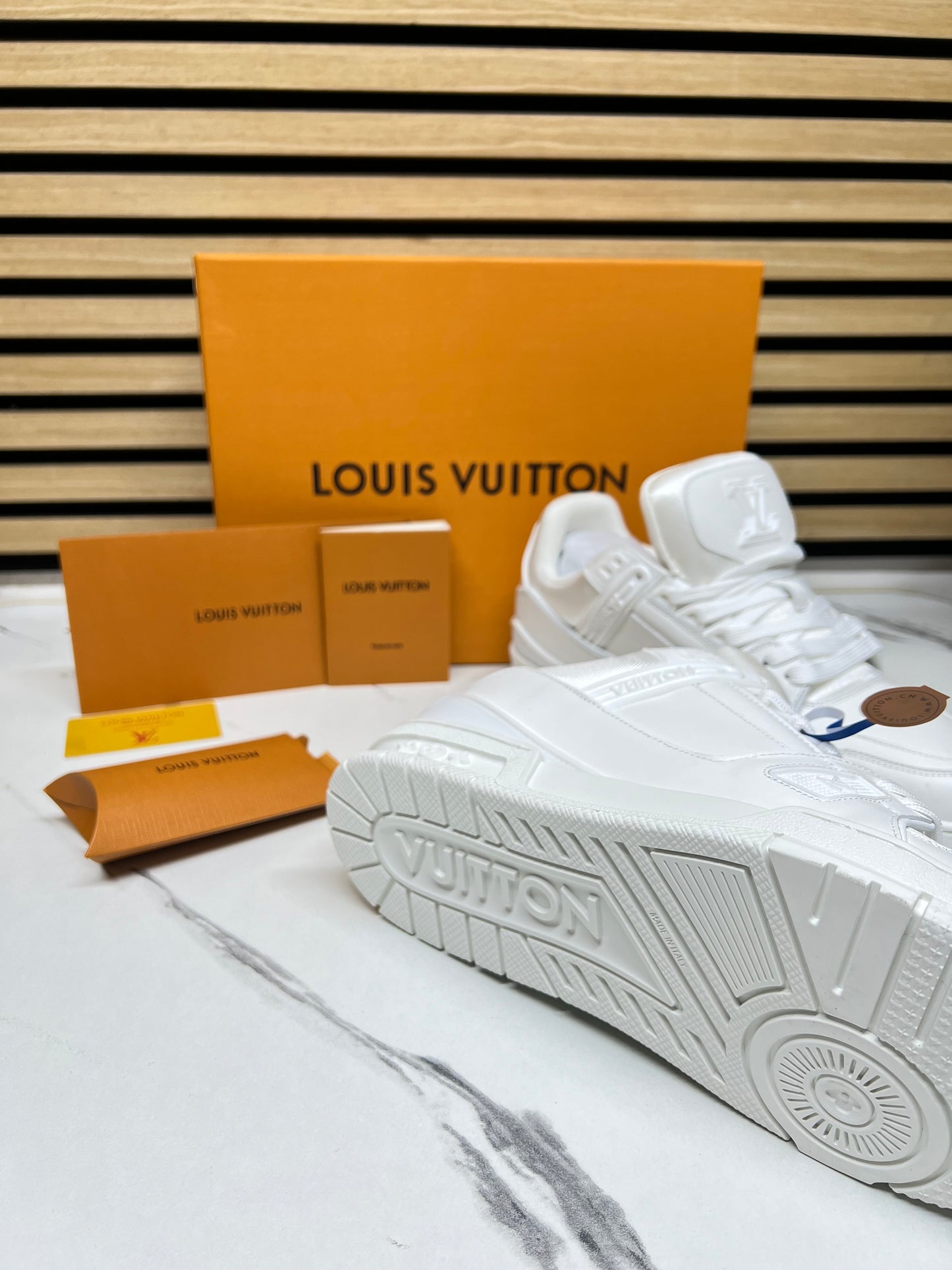 LOUIS VUITTON