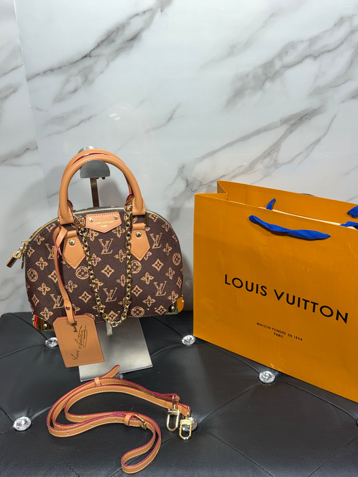 LOUIS VUITTON