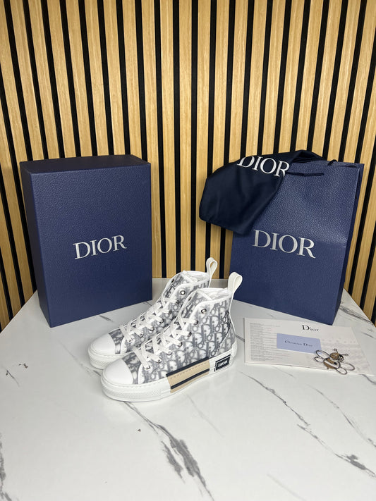 DIOR