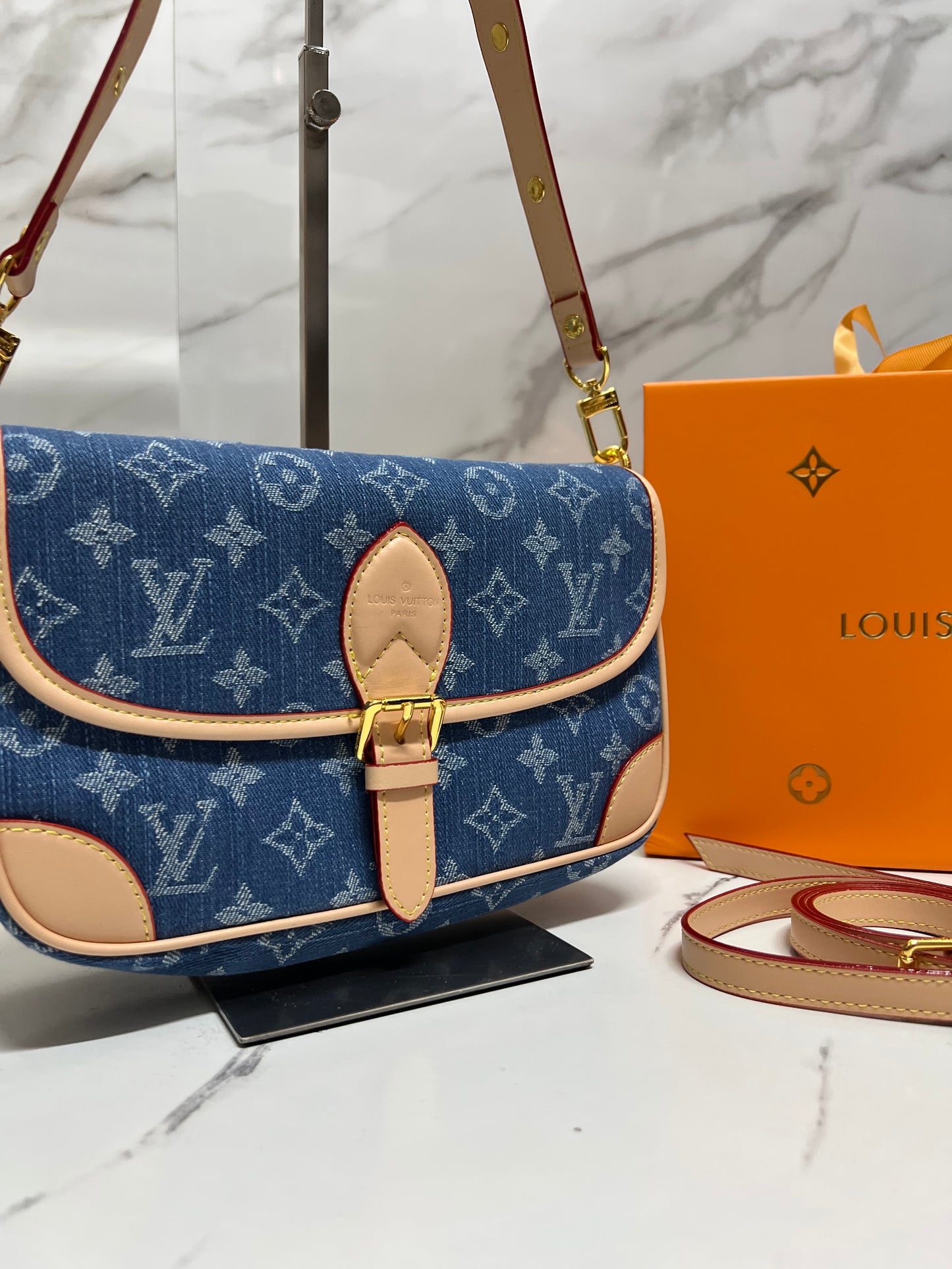 LOUIS VUITTON