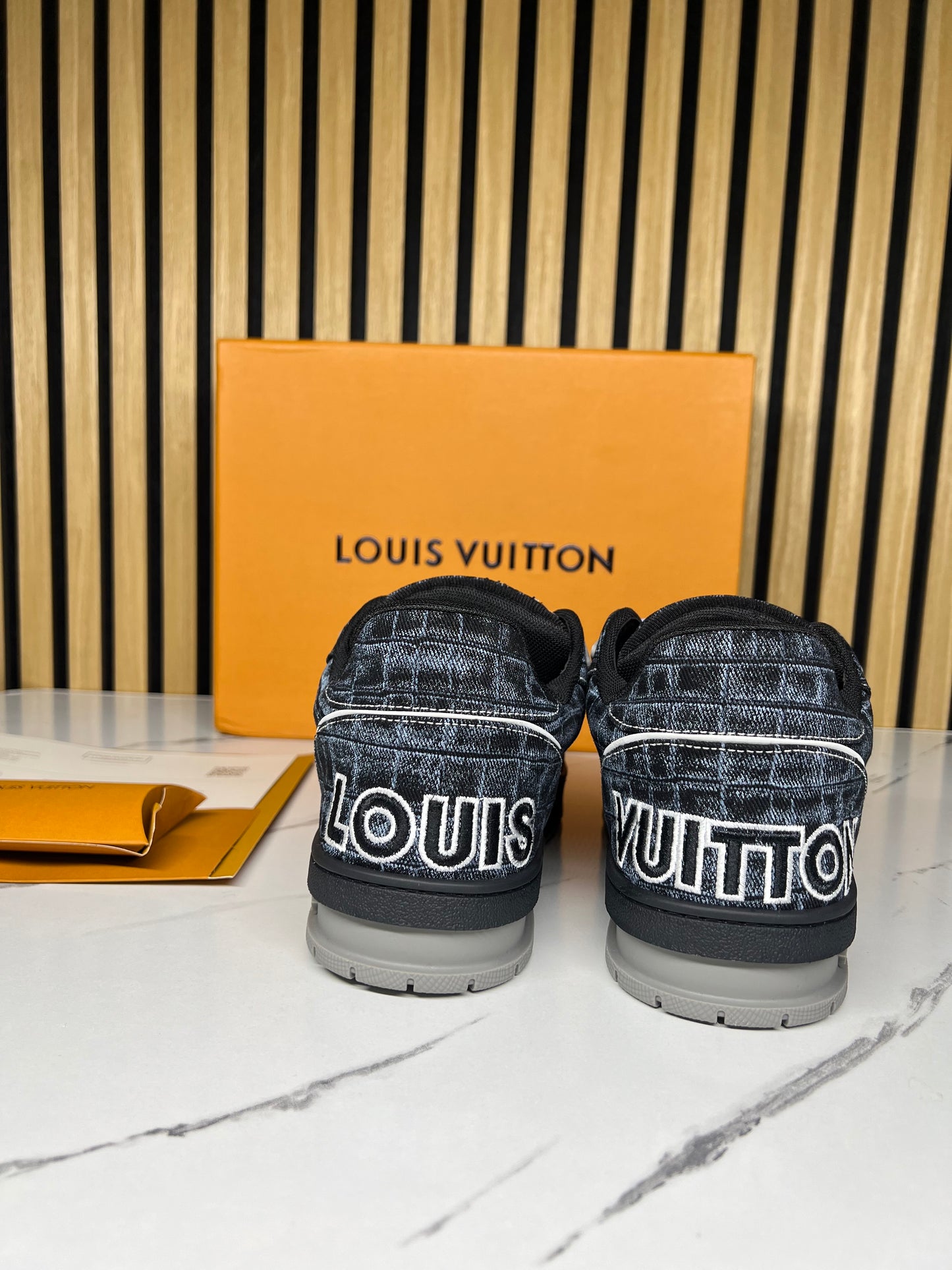 LOUIS VUITTON