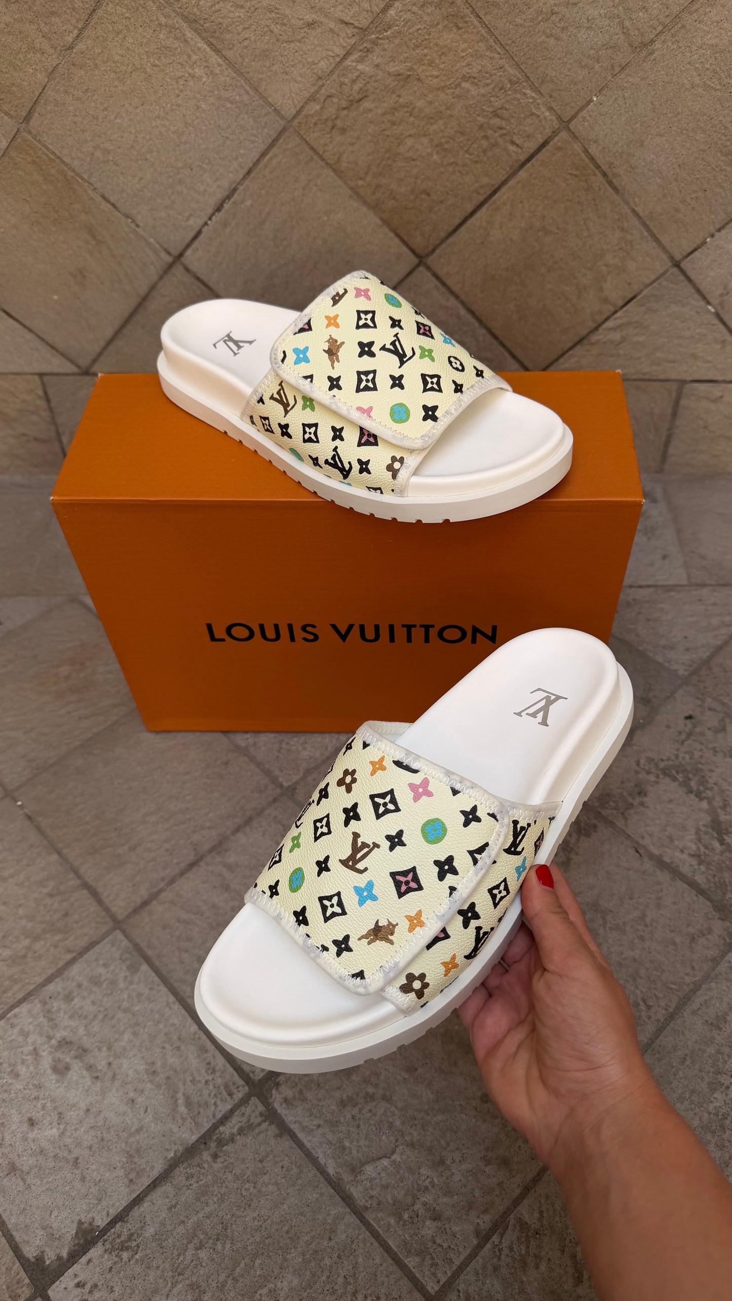 LOUIS VUITTON