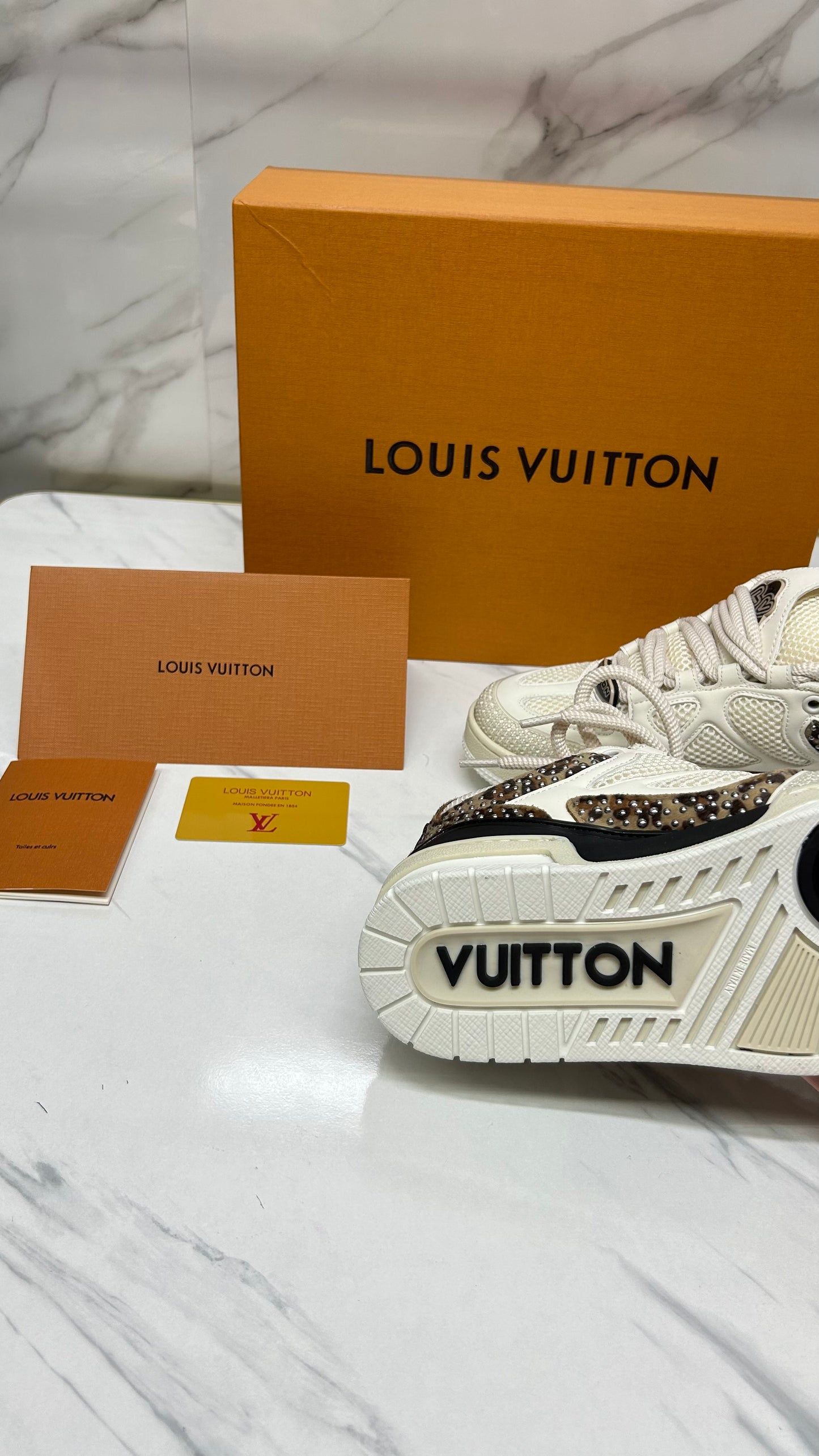 LOUIS VUITTON