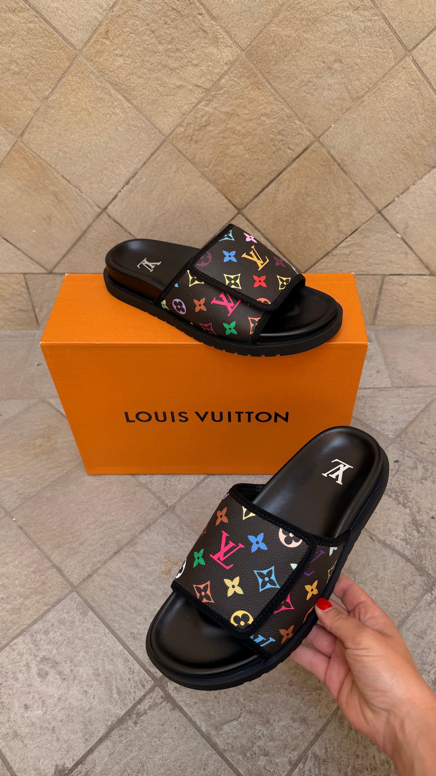 LOUIS VUITTON