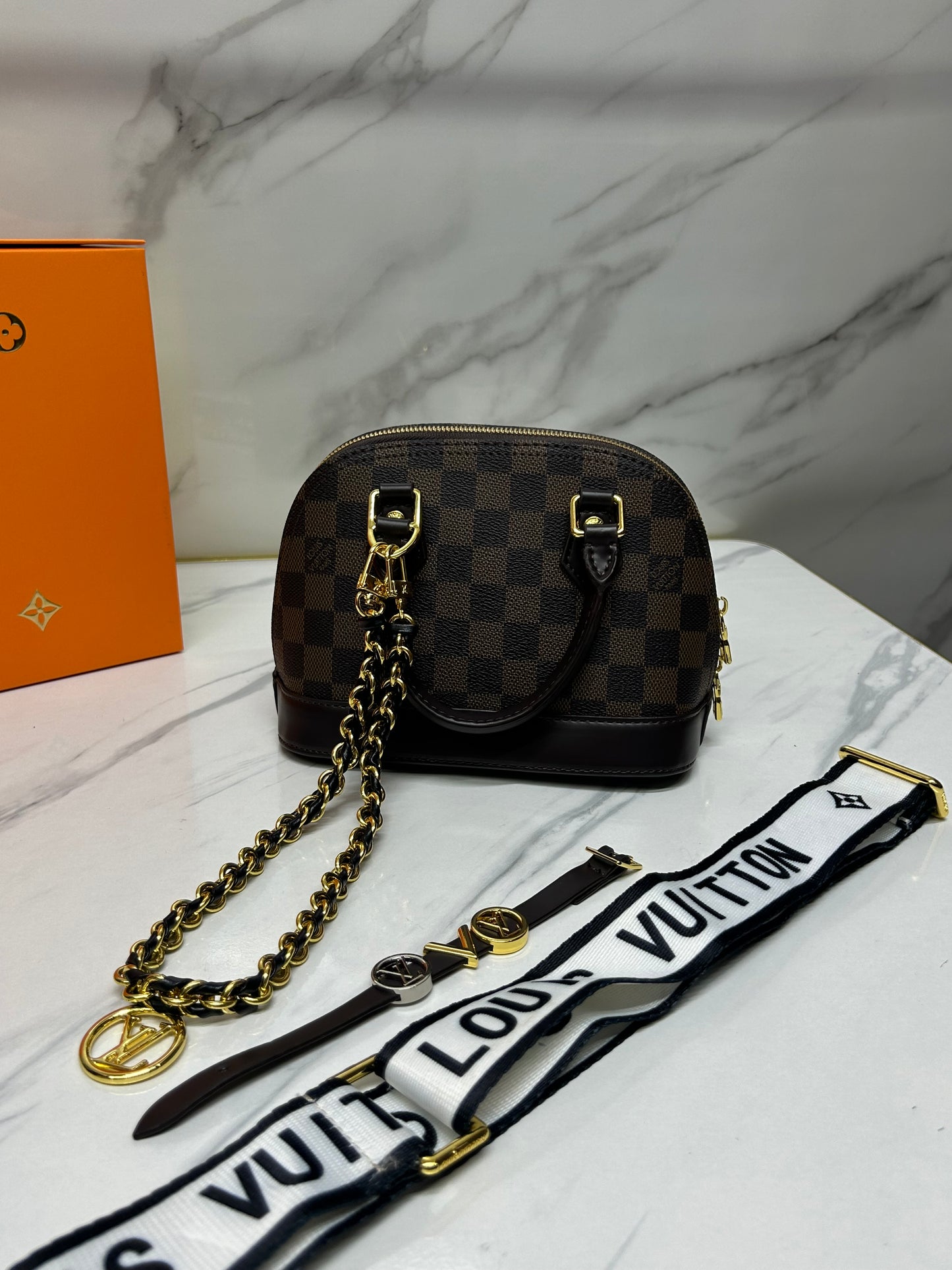 LOUIS VUITTON