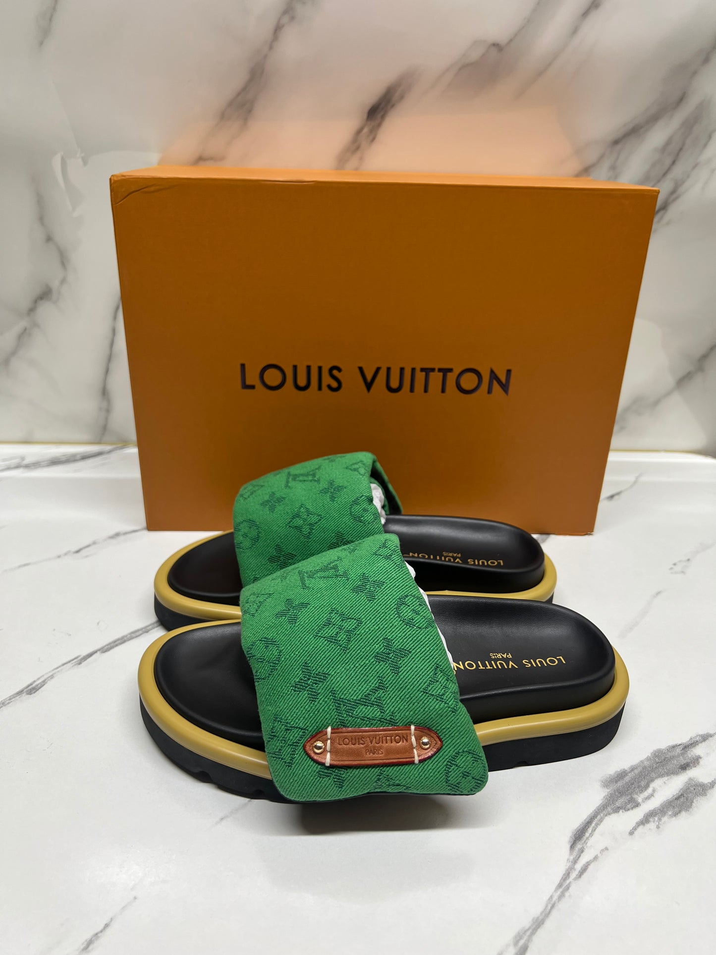 LOUIS VUITTON