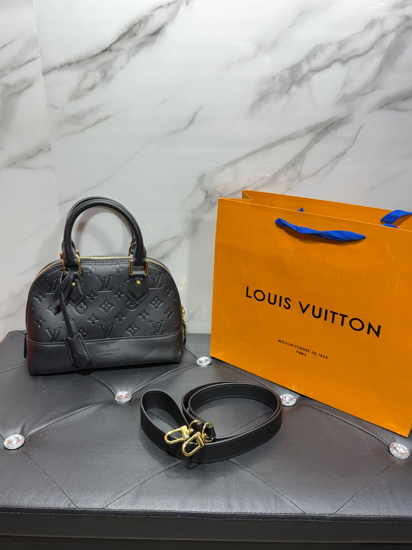 LOUIS VUITTON