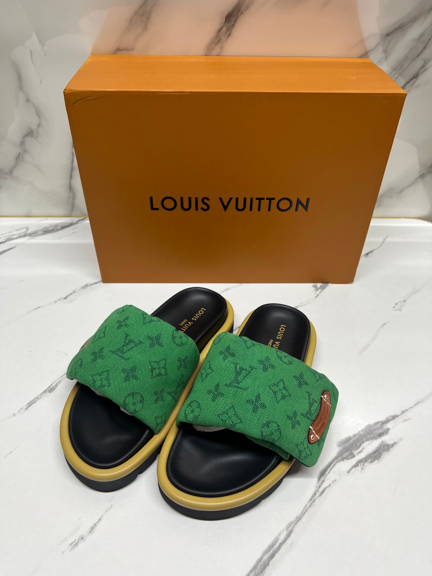 LOUIS VUITTON