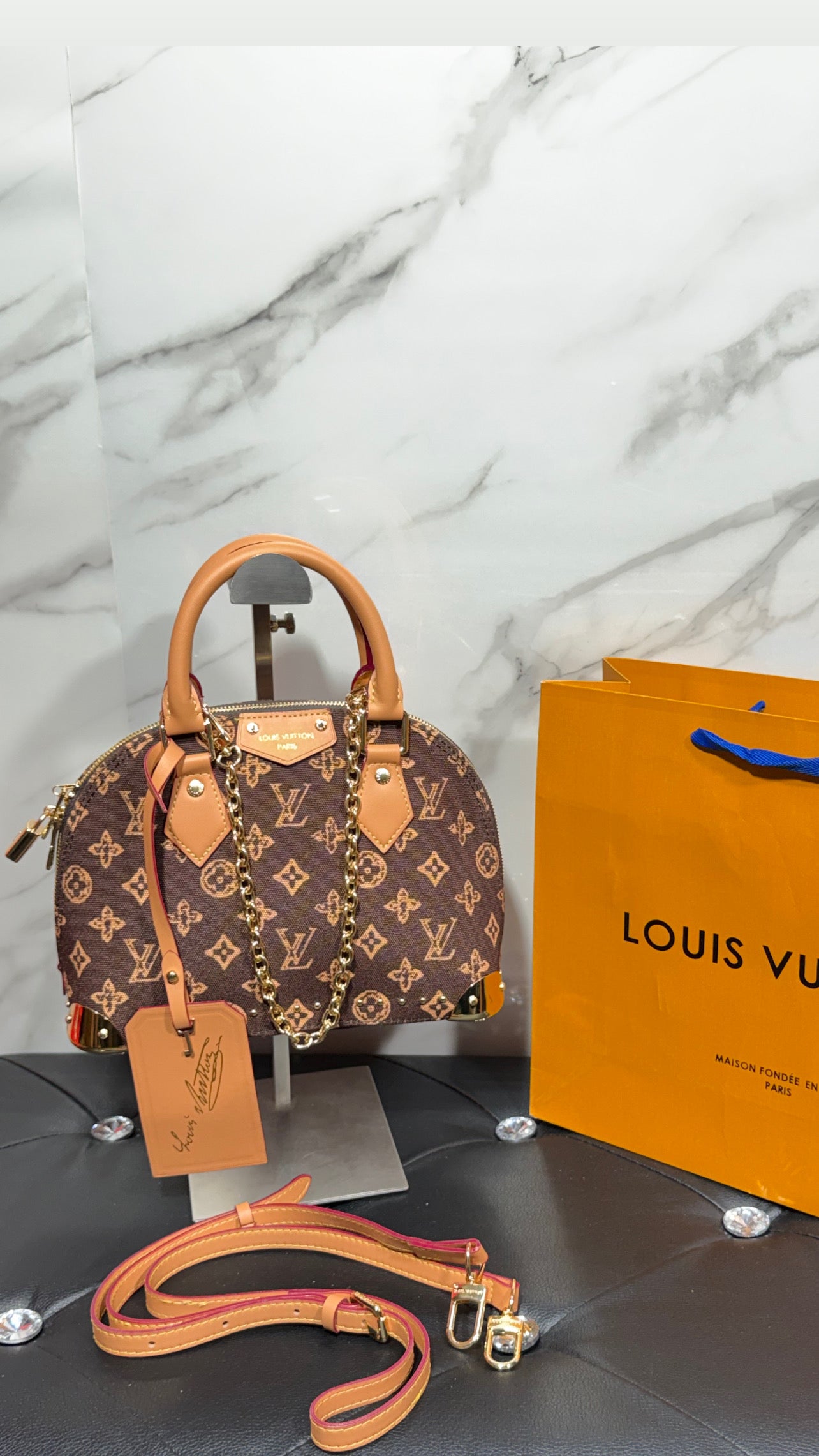 LOUIS VUITTON