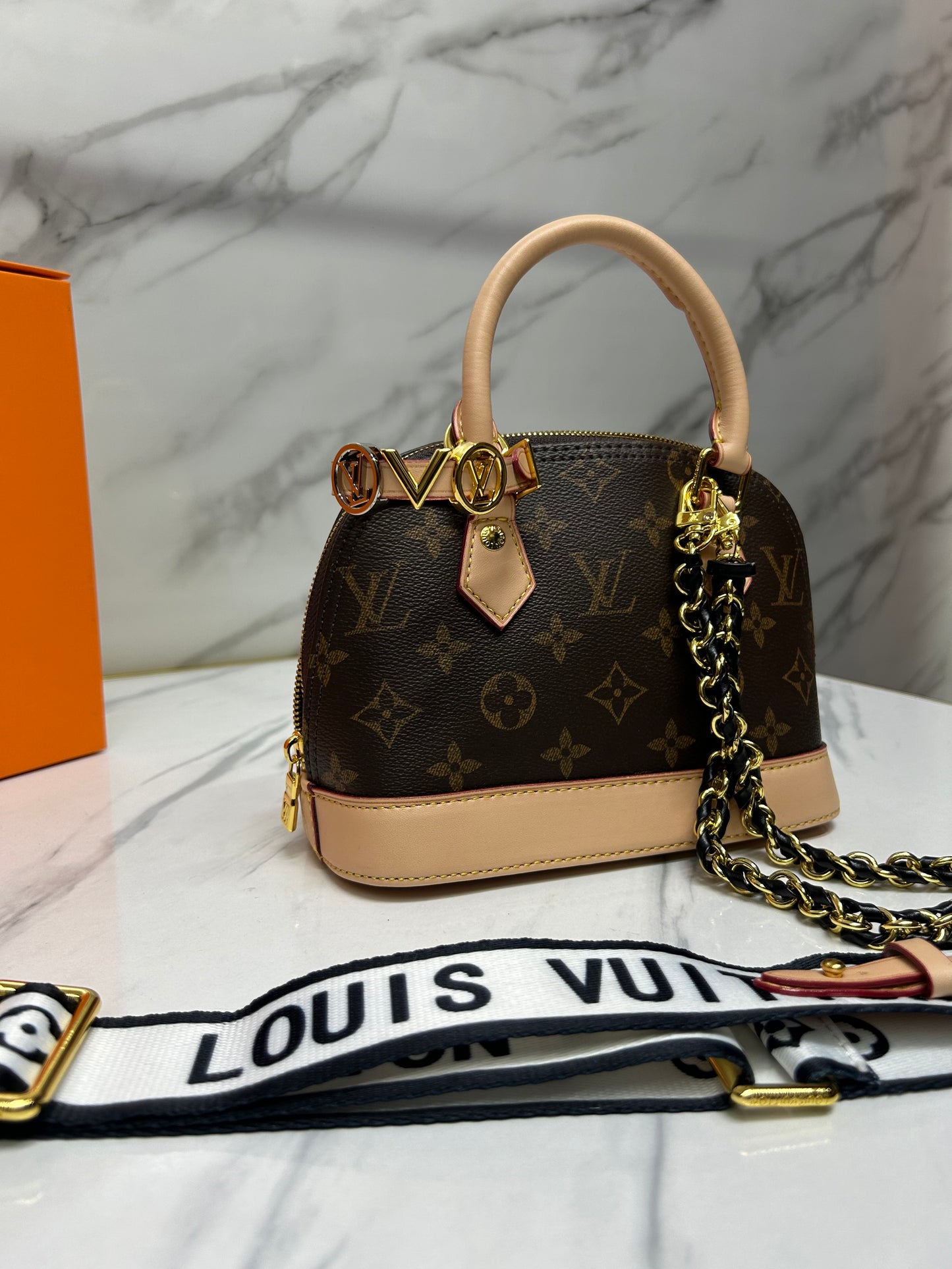 LOUIS VUITTON