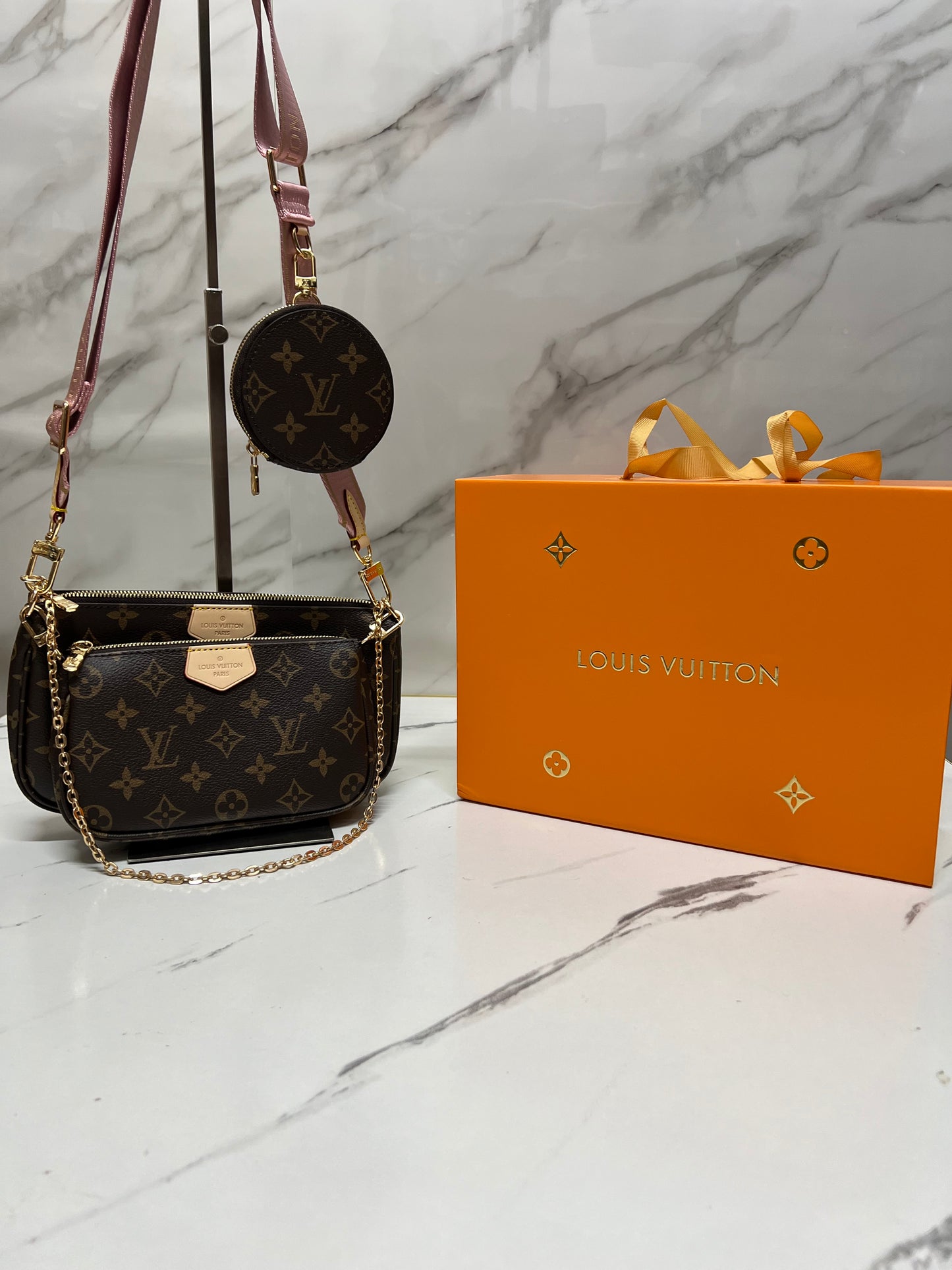 LOUIS VUITTON