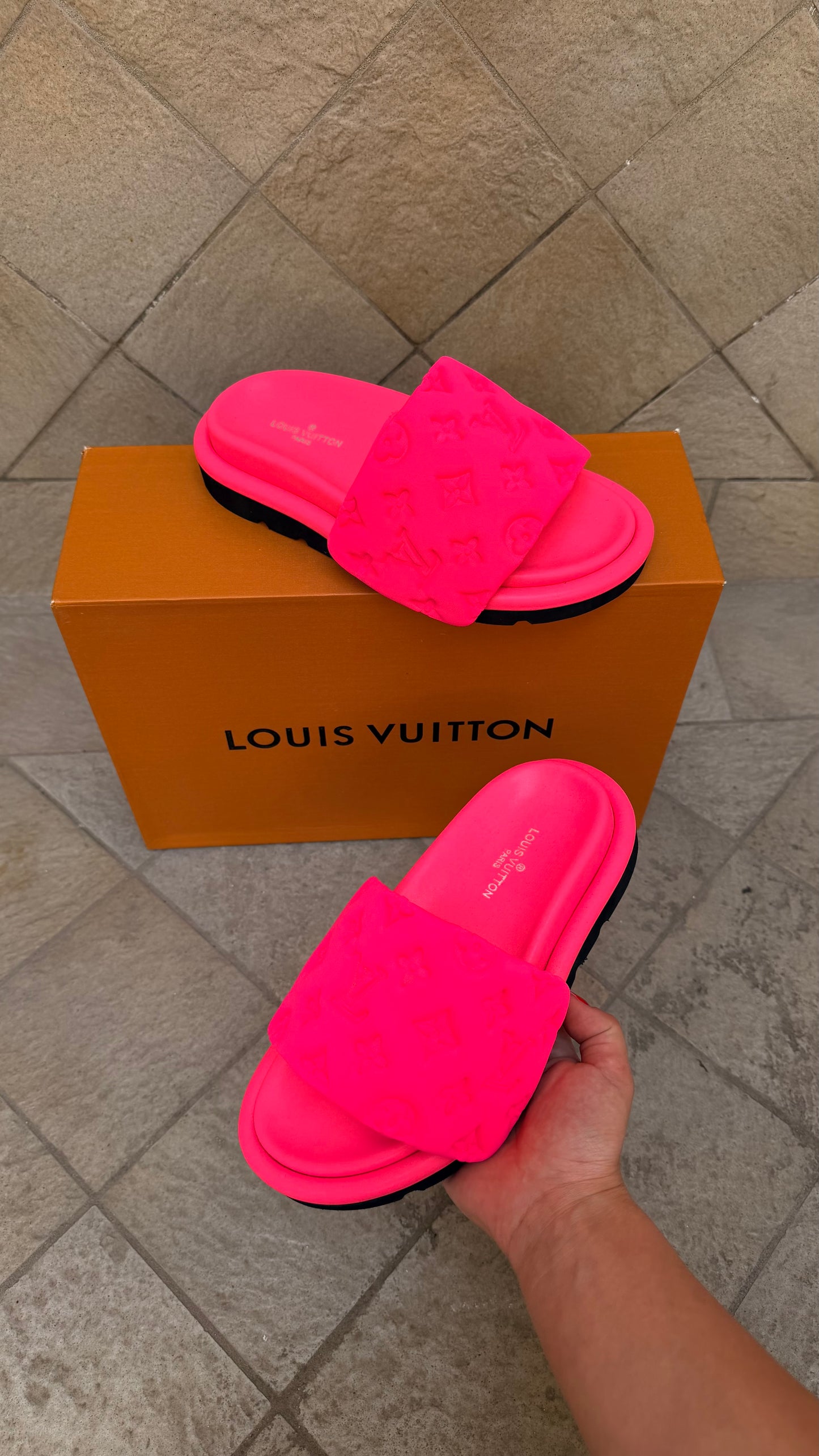 LOUIS VUITTON
