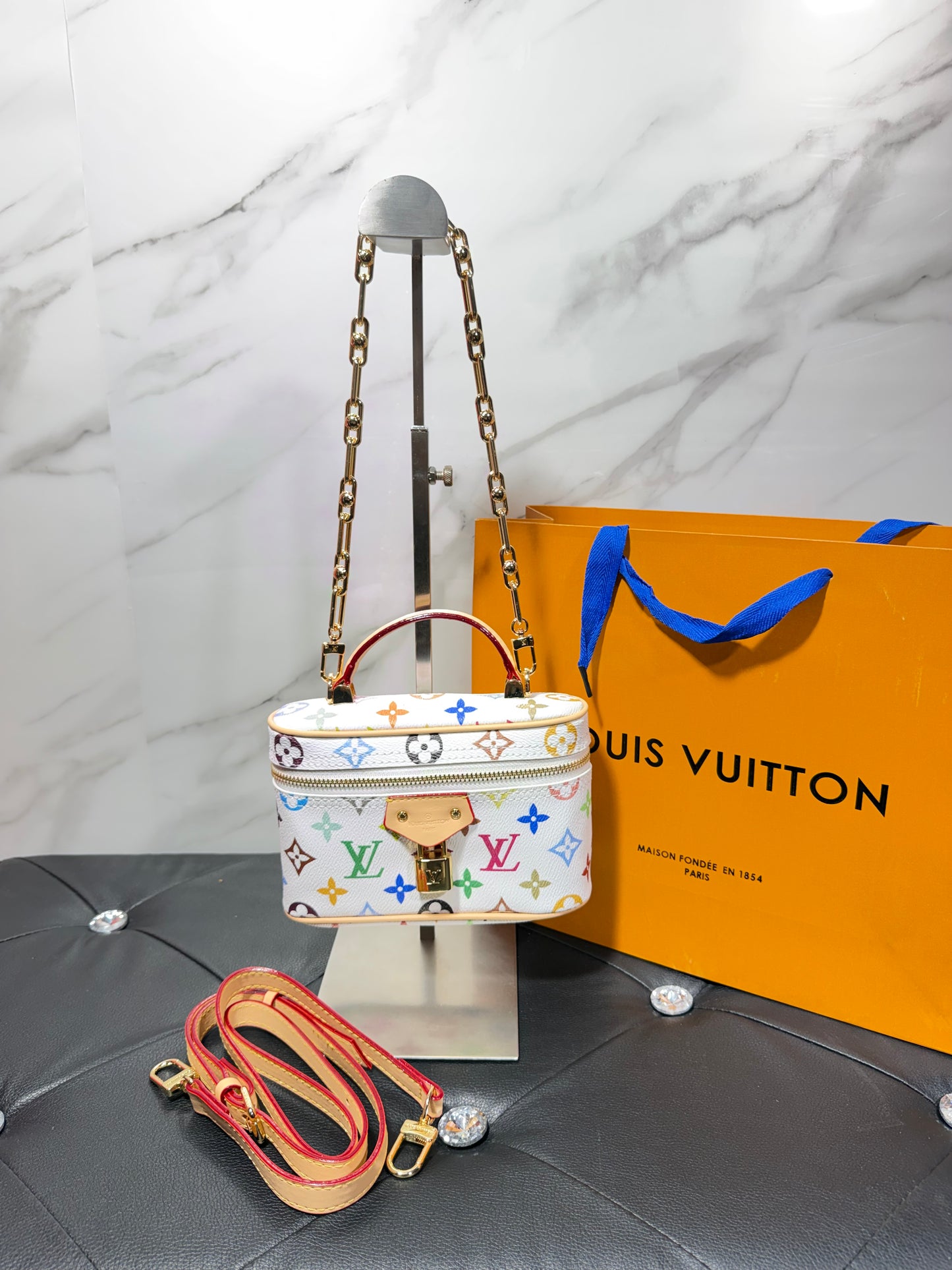 LOUIS VUITTON