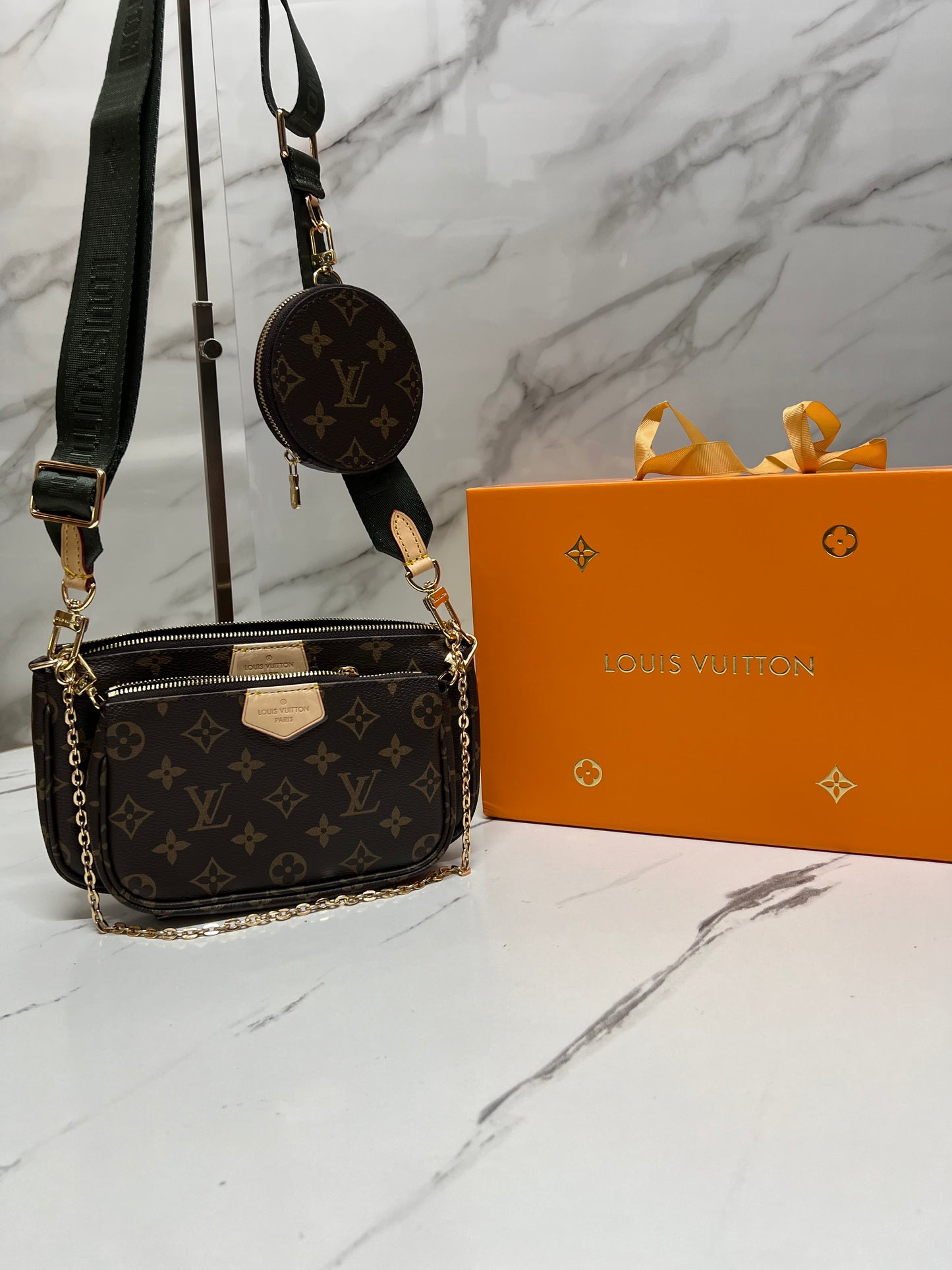 LOUIS VUITTON