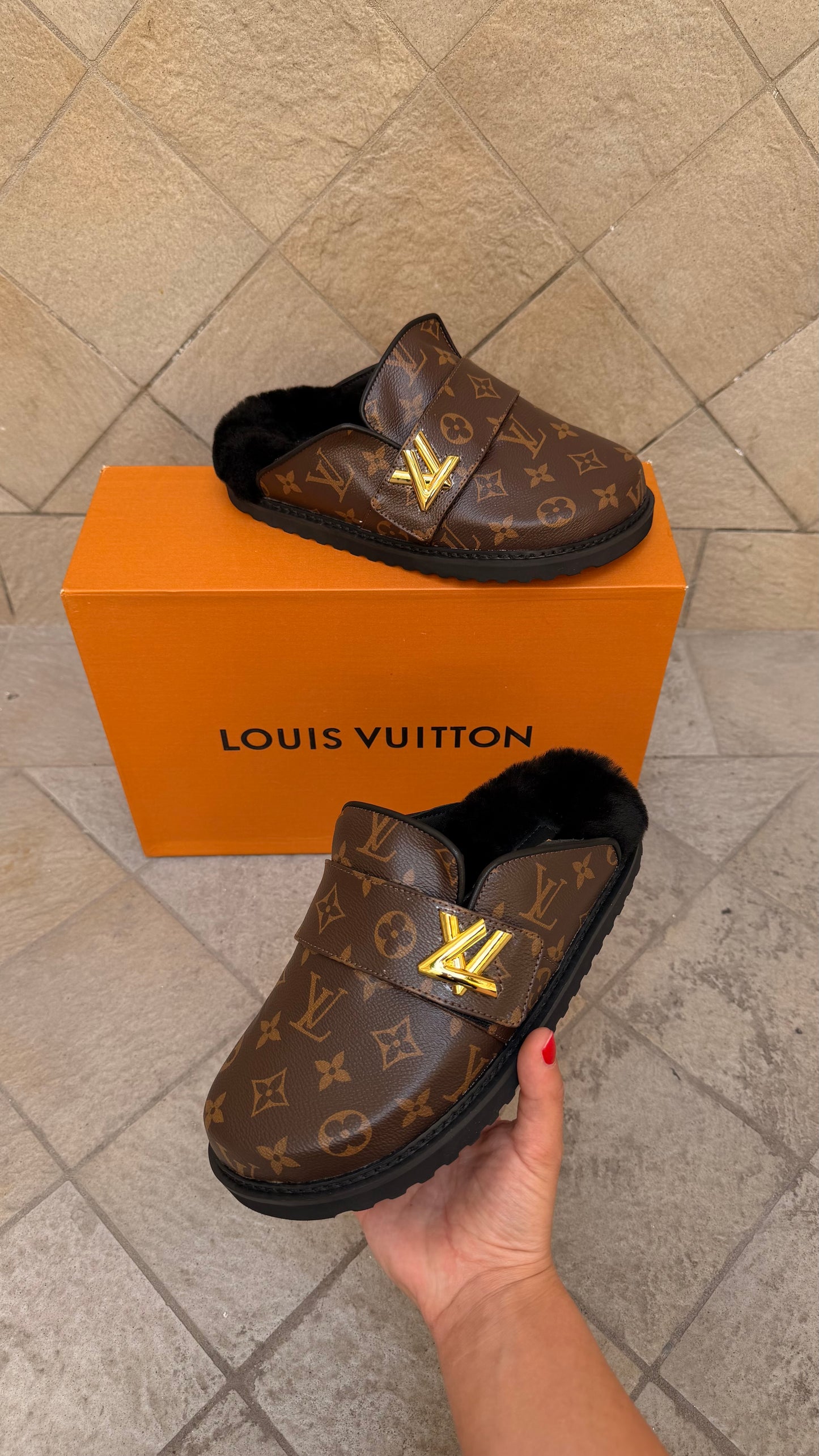 LOUIS VUITTON