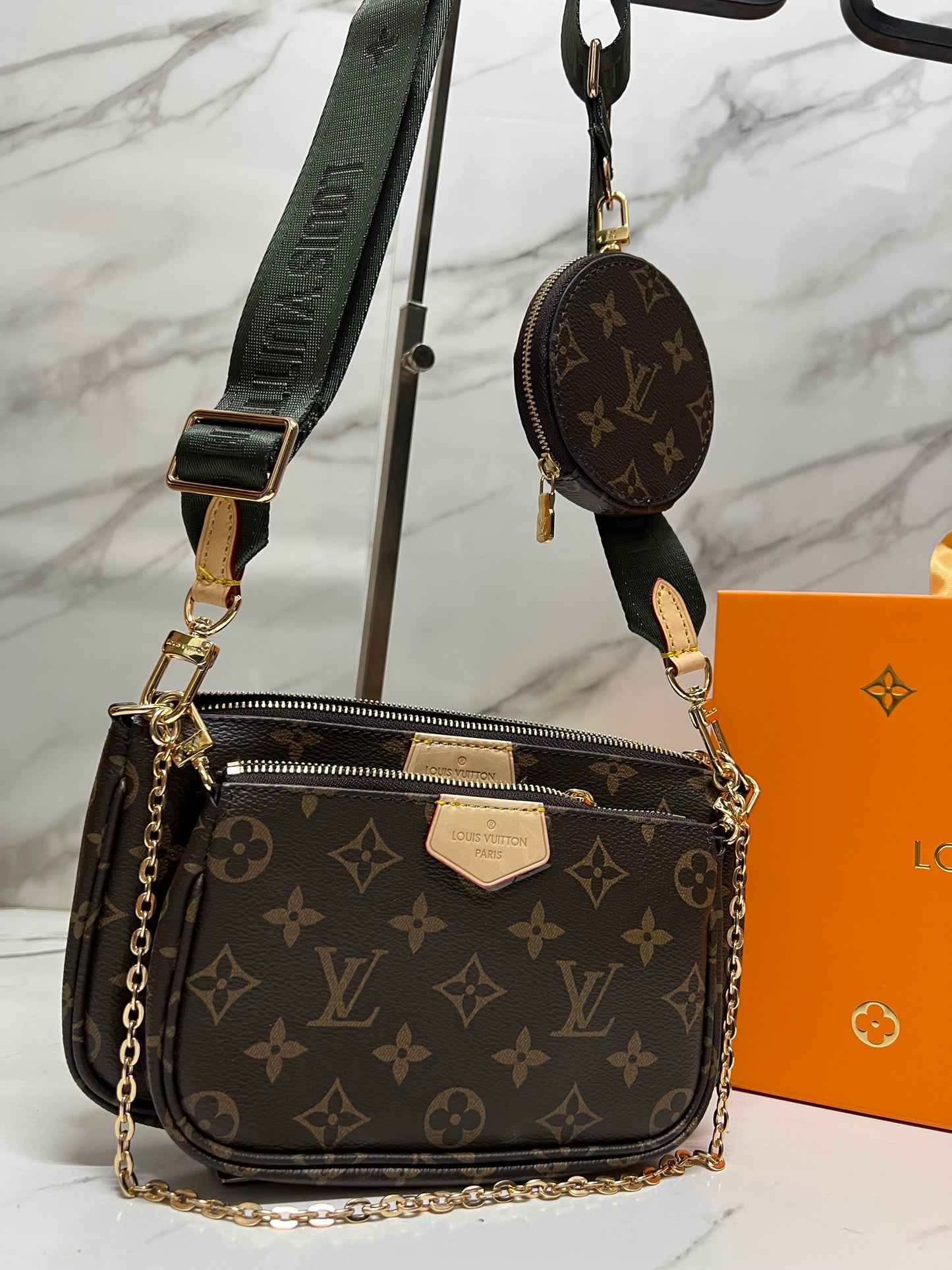 LOUIS VUITTON