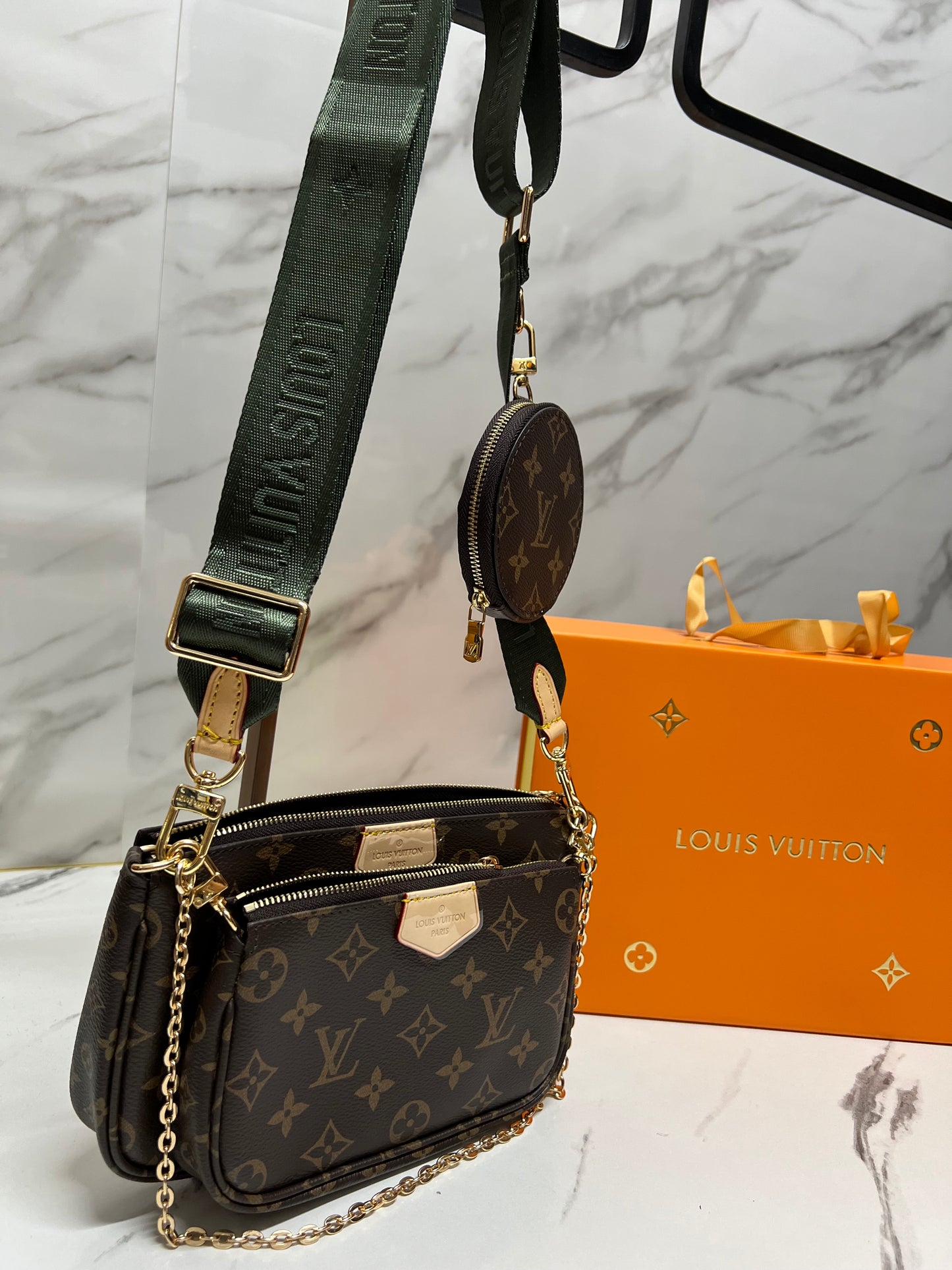 LOUIS VUITTON