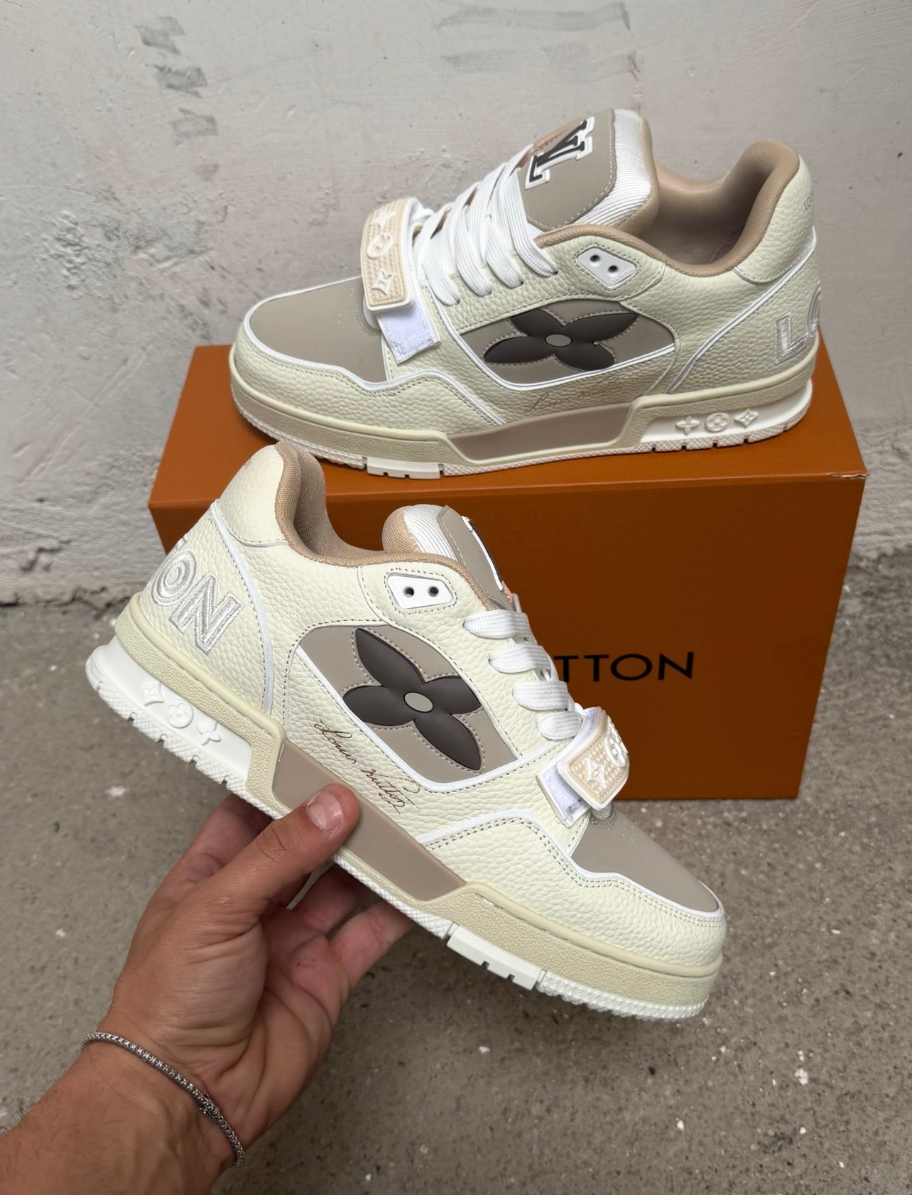 LOUIS VUITTON